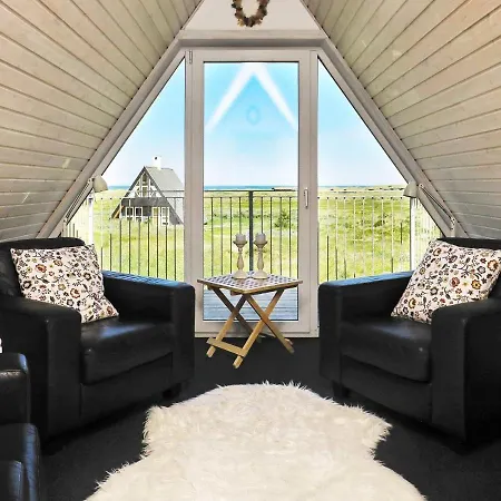 Three-bedroom Holiday In 1 Pandrup