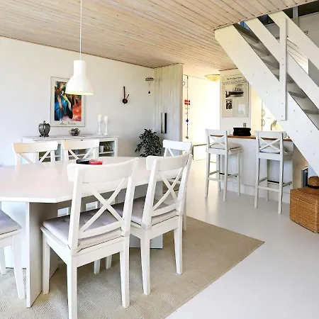 Three-bedroom Holiday In 1 別荘 Pandrup