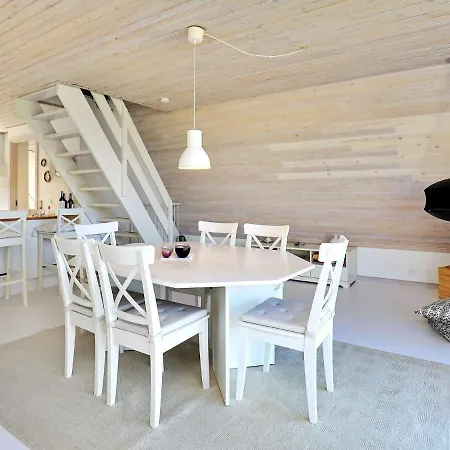 Three-bedroom Holiday In 1 *