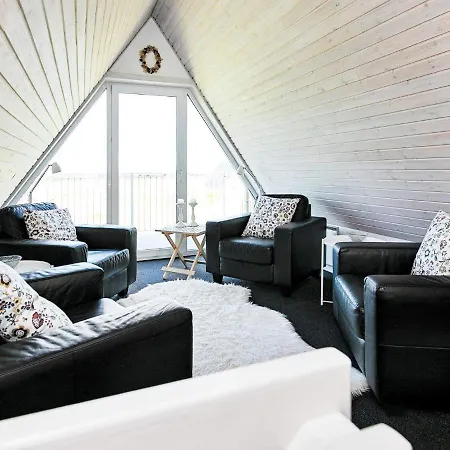 別荘 Three-bedroom Holiday In 1